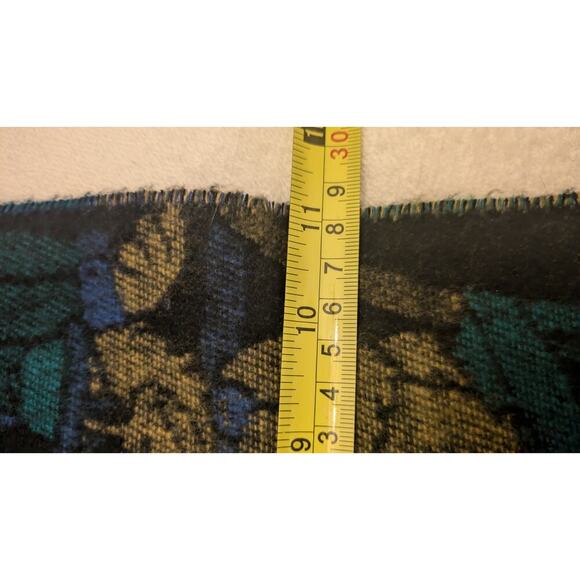 Yogi Bear & Boo Boo Scarf w/ fringe edges, soft (acrylic), novelty, picnic, rare - Picture 4 of 8